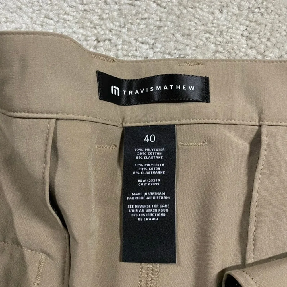 TravisMathew Shorts Mens 40 Golf Performance Eco Tech Chino Khaki Tan New